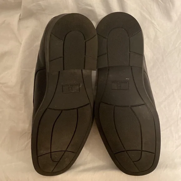 Mens Leather Brown Shoe (maker’s name)…size 10M…black in color - Picture 4 of 5